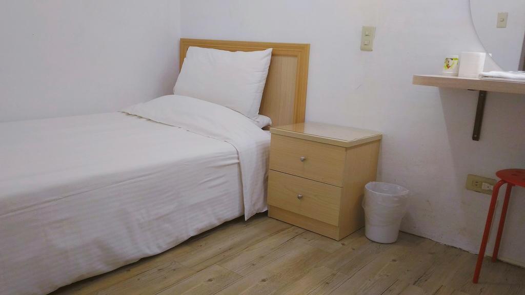Chia Rong Hostel Tajpej Kültér fotó